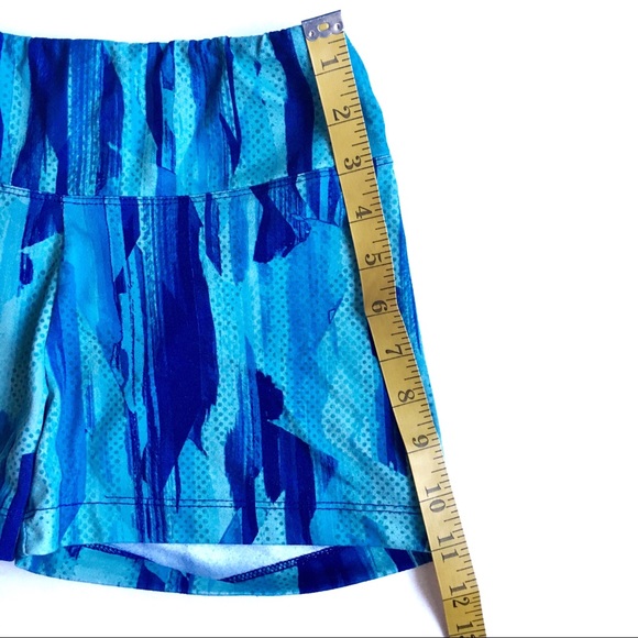 Women’s blue athletic fitted shorts in size small - Picture 3 of 6